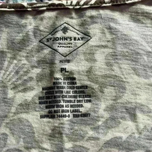 Women Saint John’s Bay size petite large top​​​​​​​ - Picture 4 of 6